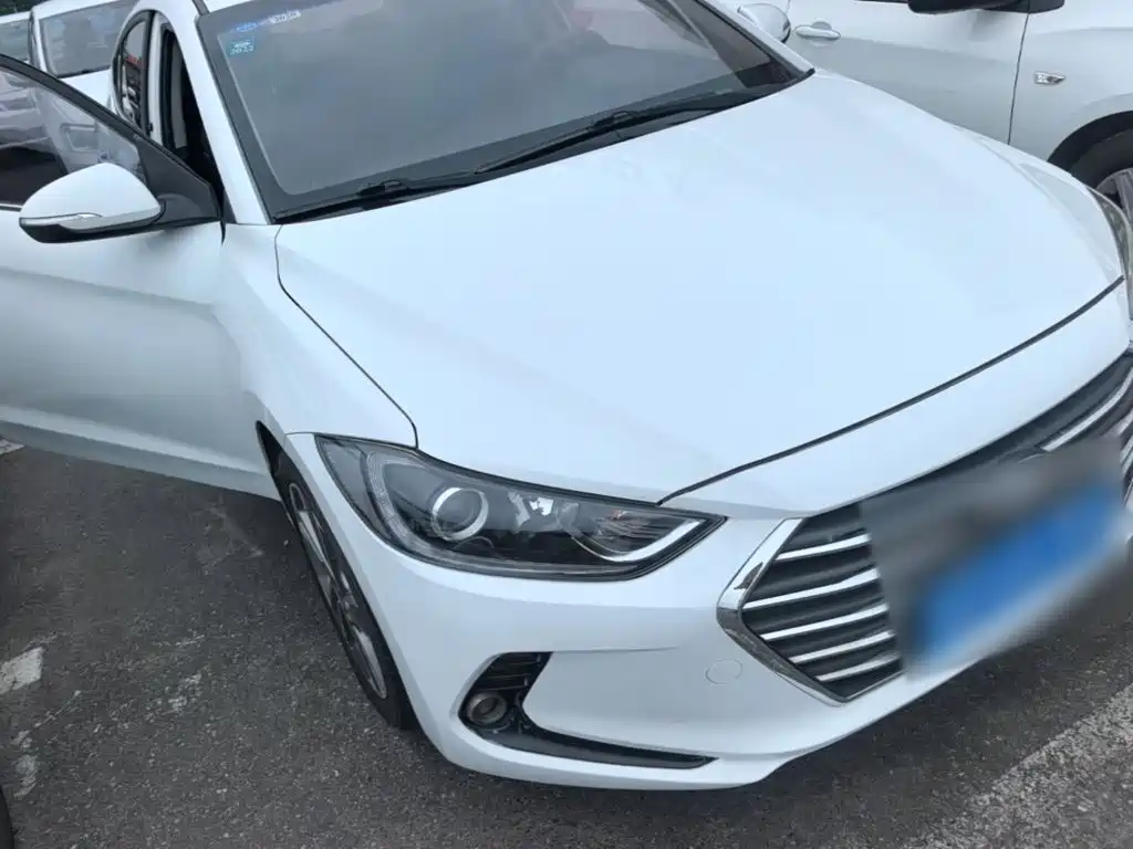 Hyundai Elantra — миниатюра 4