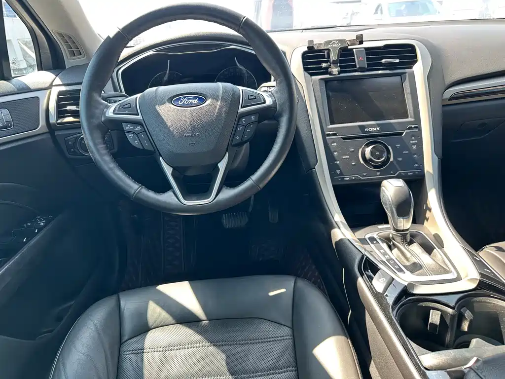Ford Mondeo — миниатюра 15