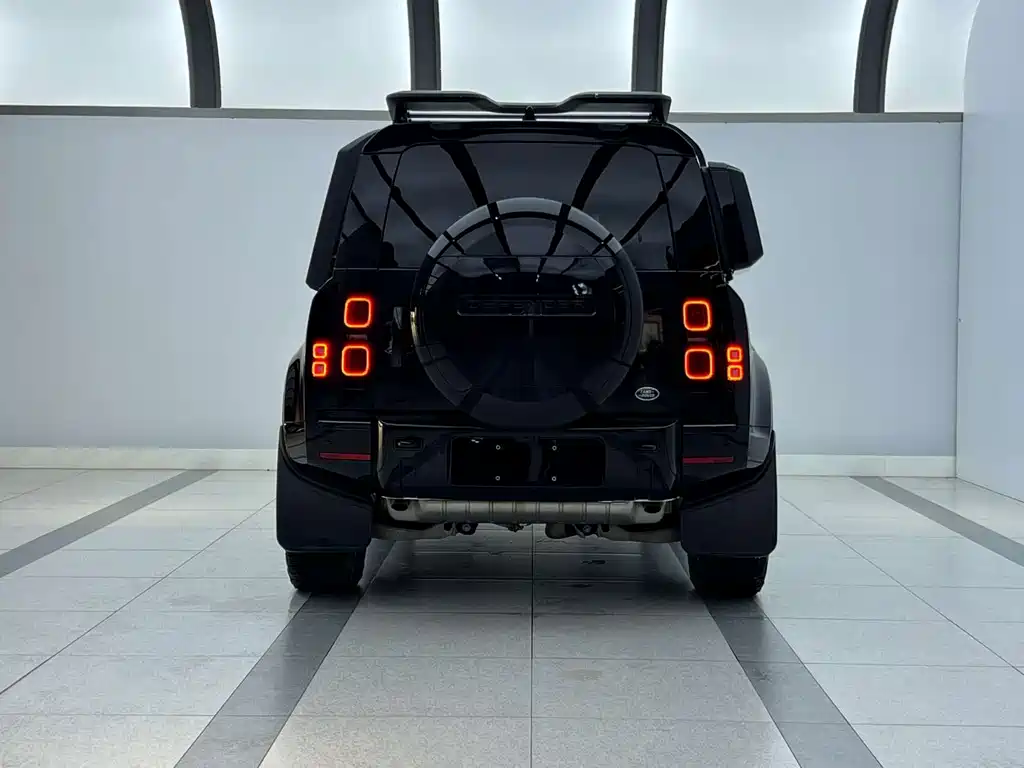 Land Rover Defender — миниатюра 6