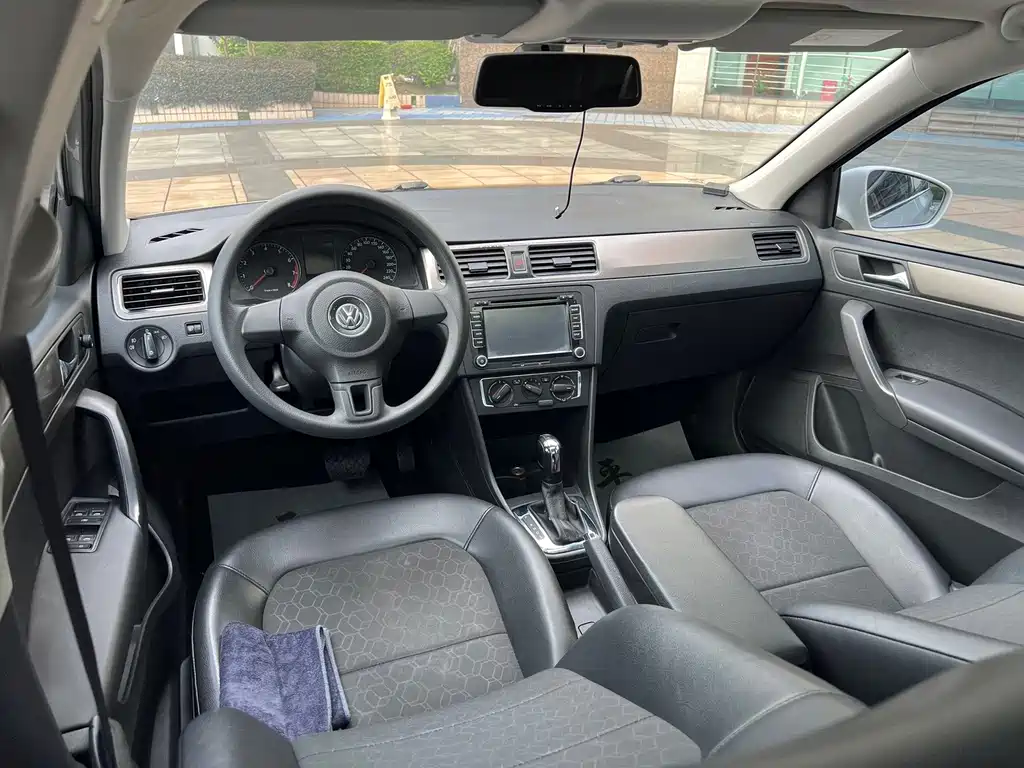Volkswagen Santana — миниатюра 11