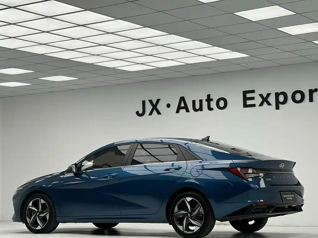 Hyundai Elantra — миниатюра 6