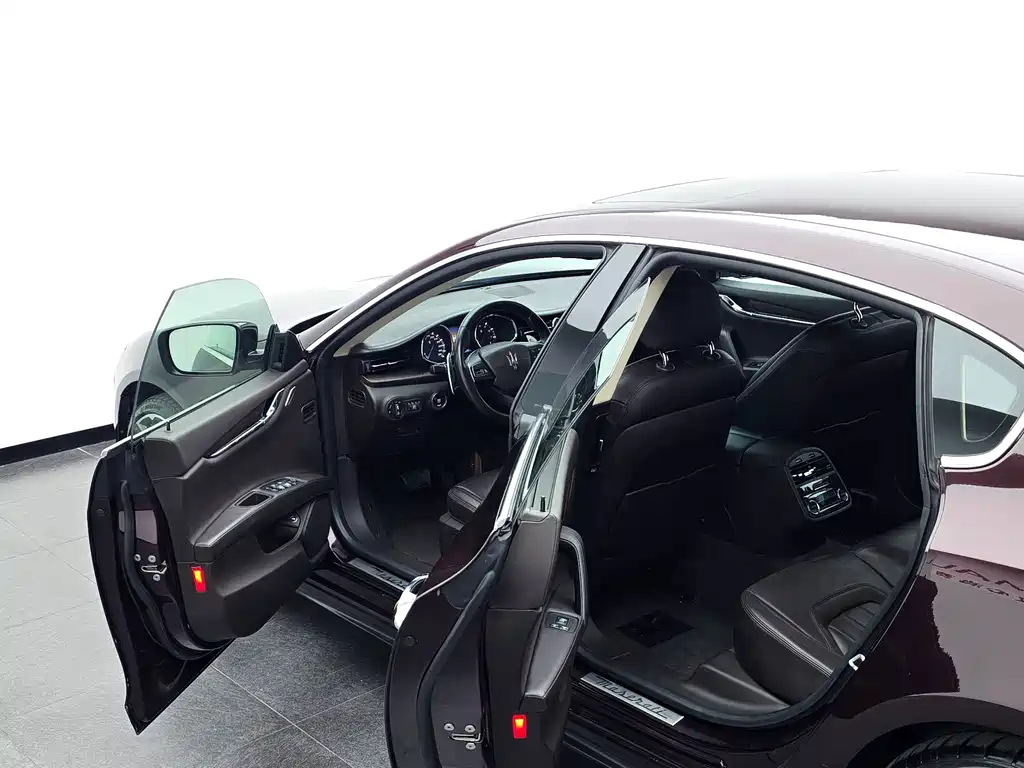 Maserati Quattroporte — миниатюра 22