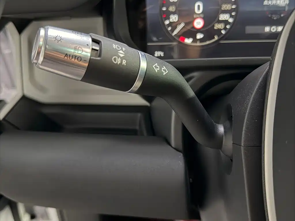 Land Rover 路虎卫士新能源 — миниатюра 28