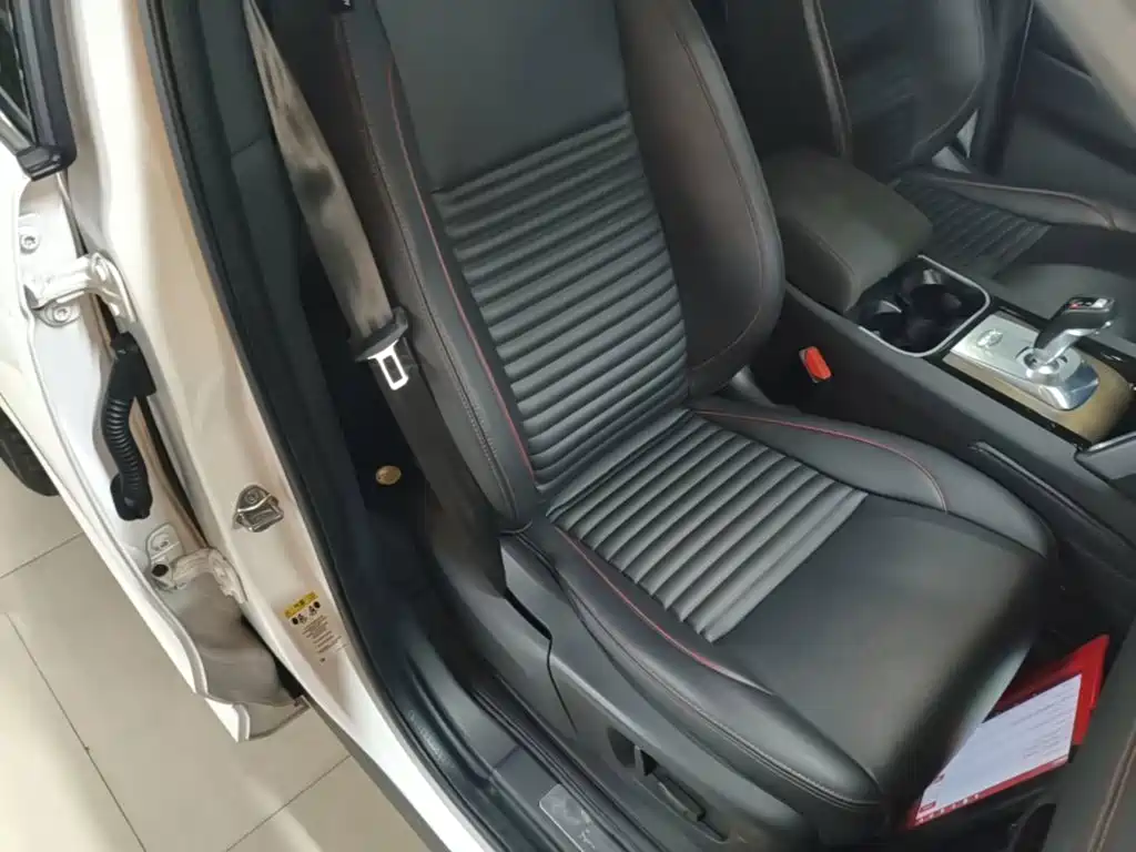 Land Rover Discovery Sport — миниатюра 25