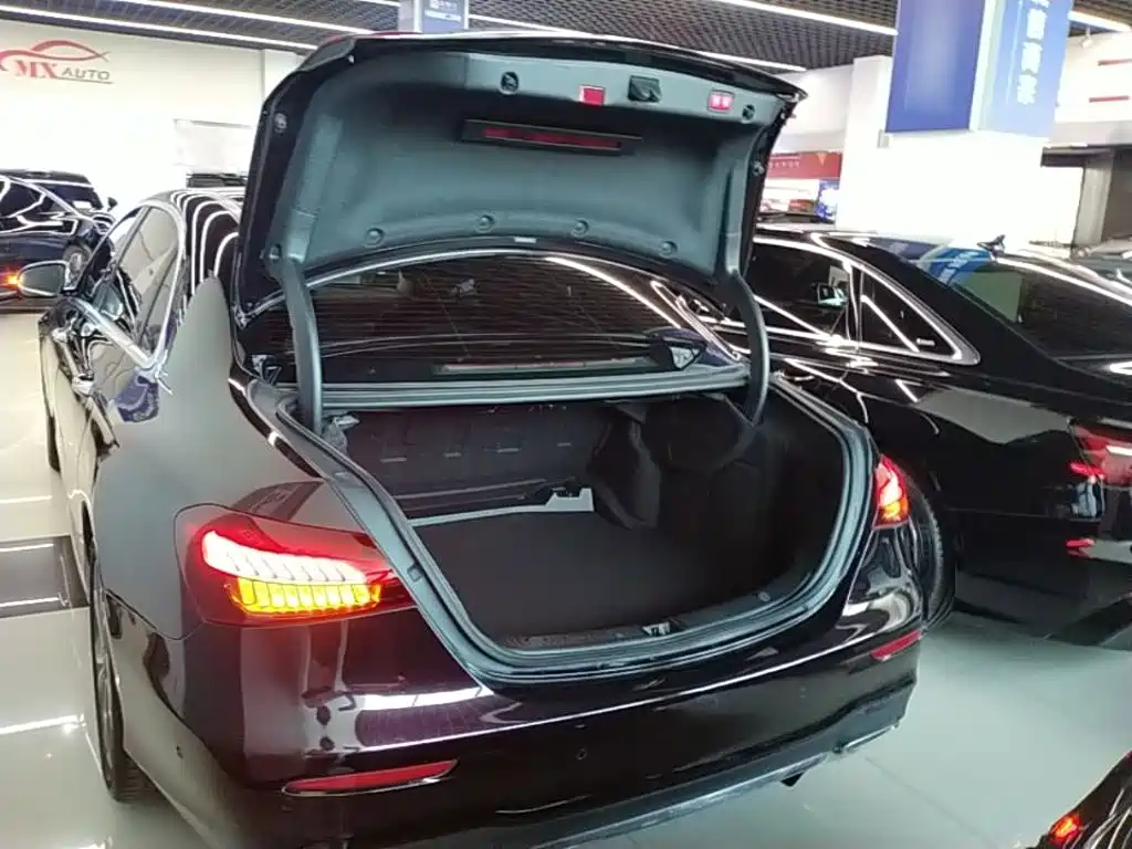 Mercedes-Benz E-Class — миниатюра 19