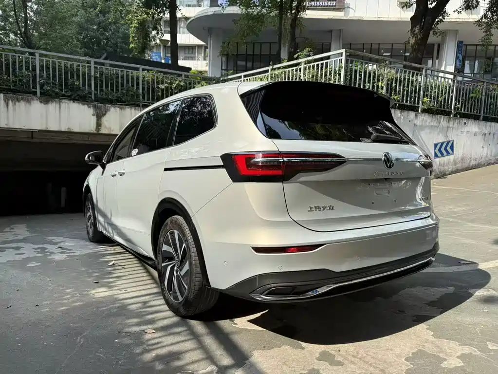Volkswagen Viloran 2020 330TSI Luxury