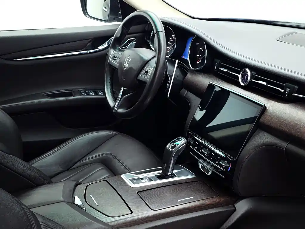 Maserati Quattroporte — миниатюра 17