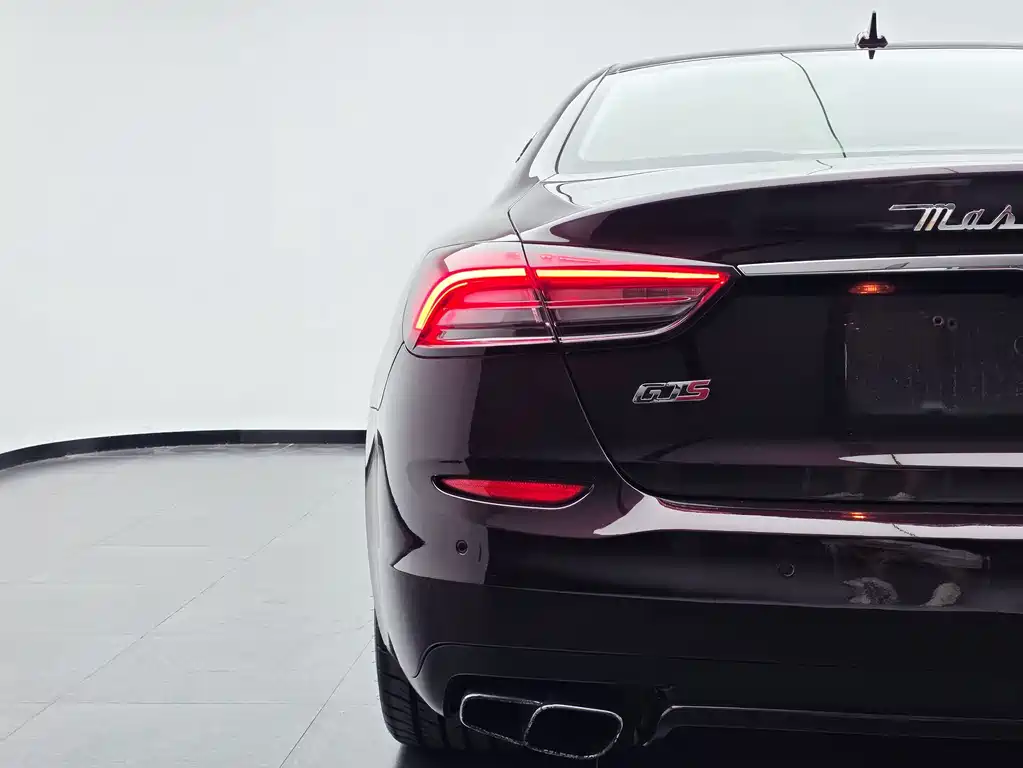 Maserati Quattroporte — миниатюра 26