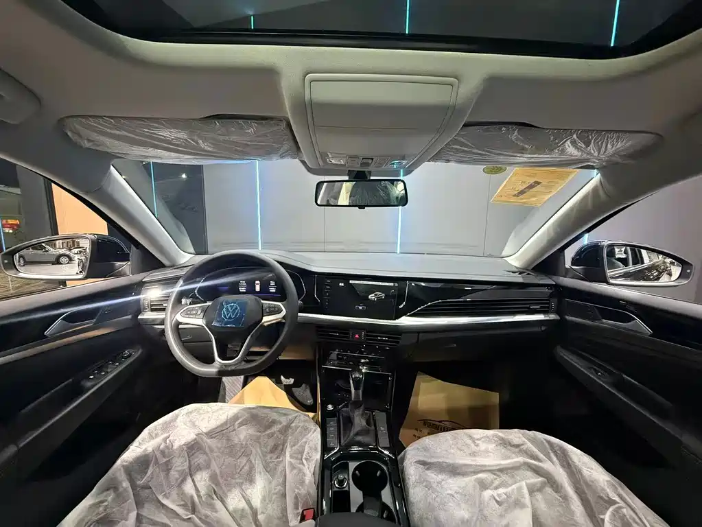 Volkswagen Passat PHEV — миниатюра 9