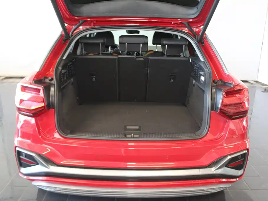 Audi Q2L e-tron — миниатюра 7