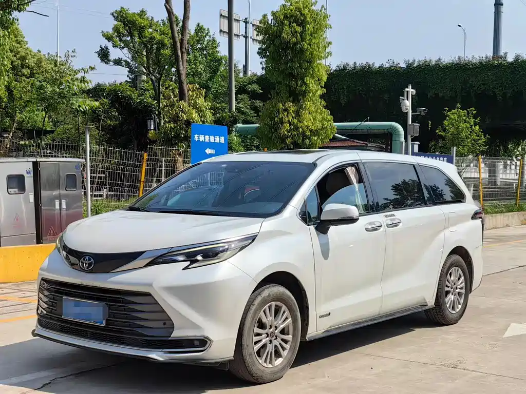 Toyota Sienna 2022