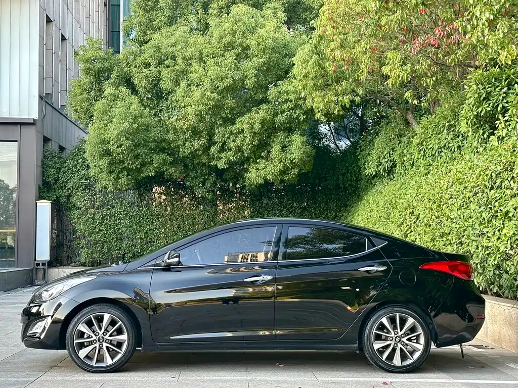 Hyundai Elantra Langdong — миниатюра 4
