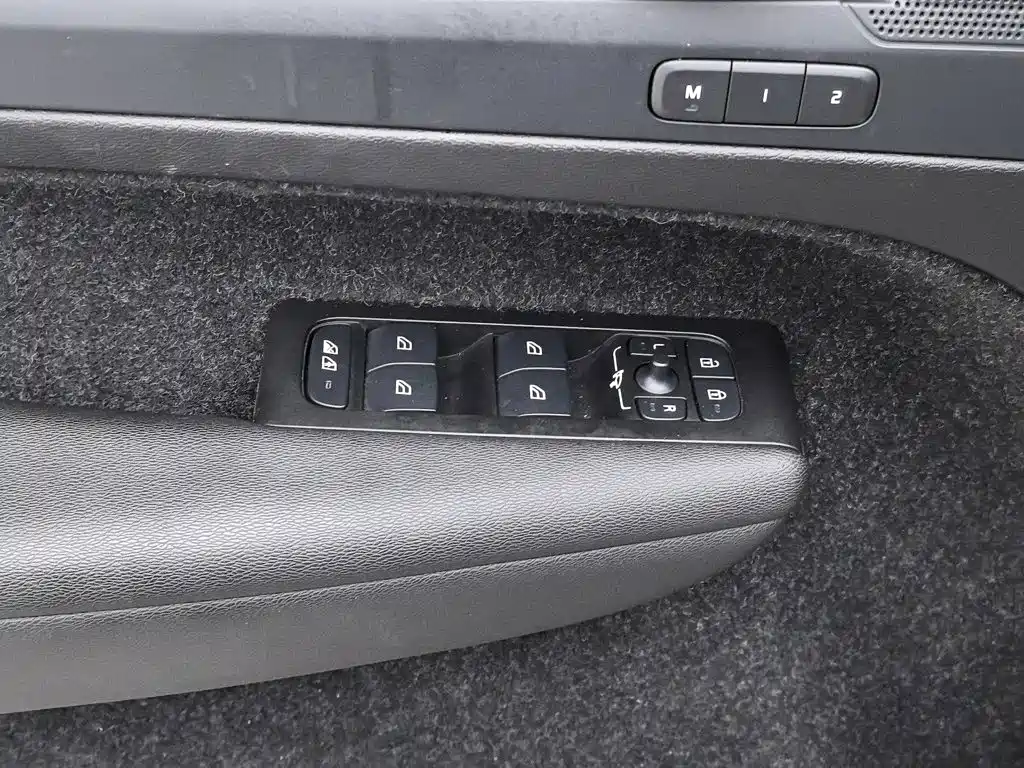 Volvo XC40 — миниатюра 9