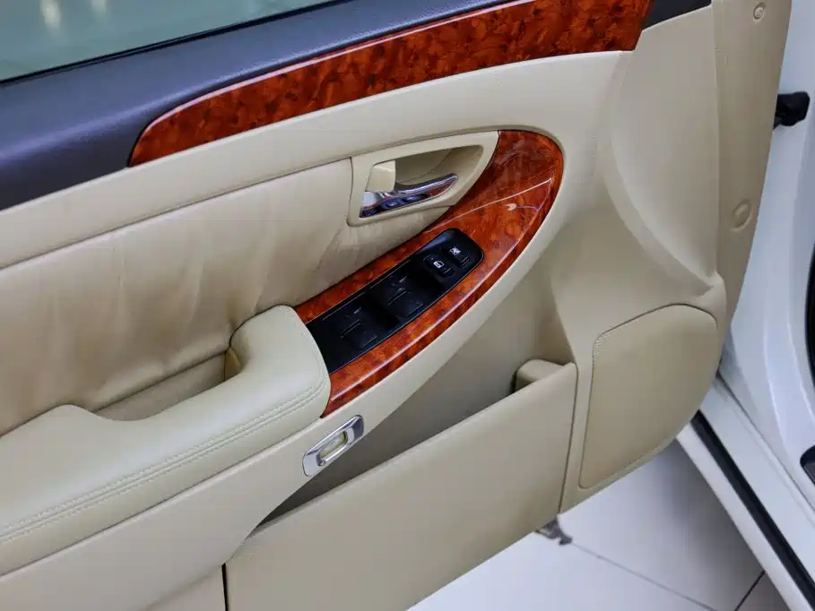 Toyota Crown — миниатюра 19