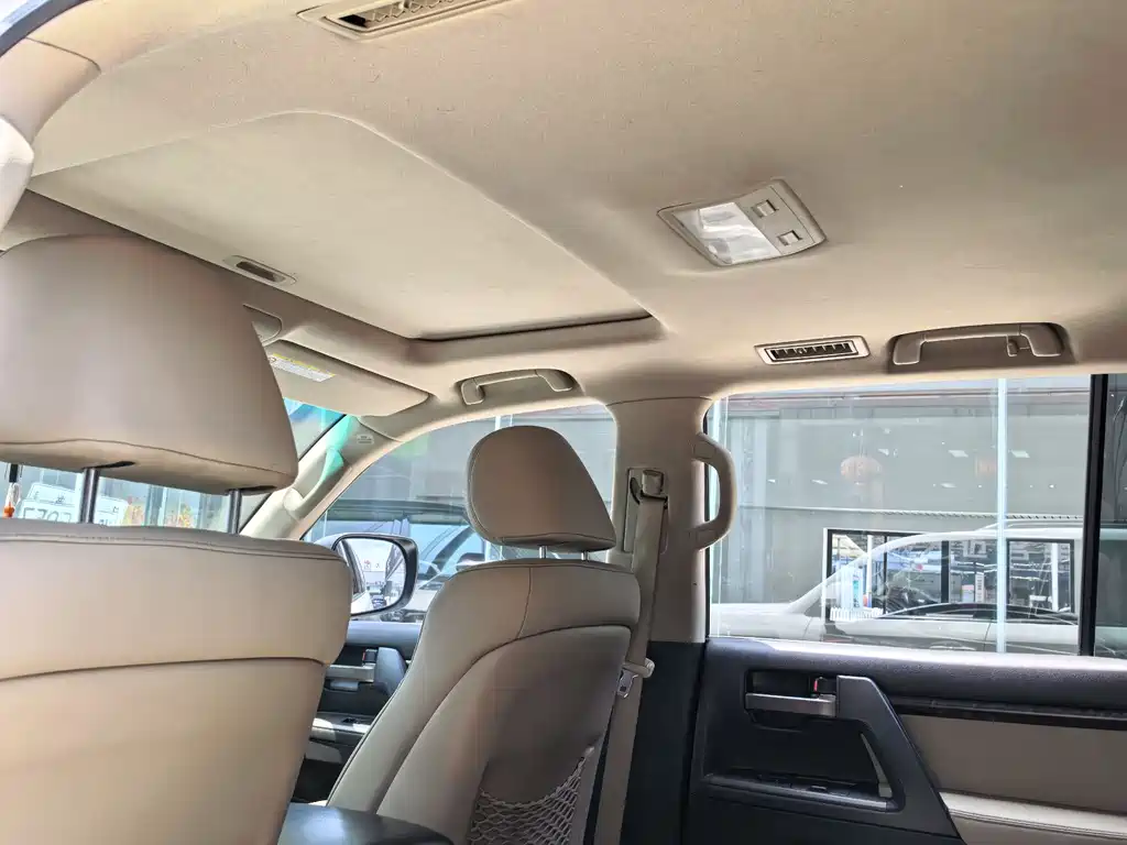Toyota Land Cruiser 2012 4.0L AT VX