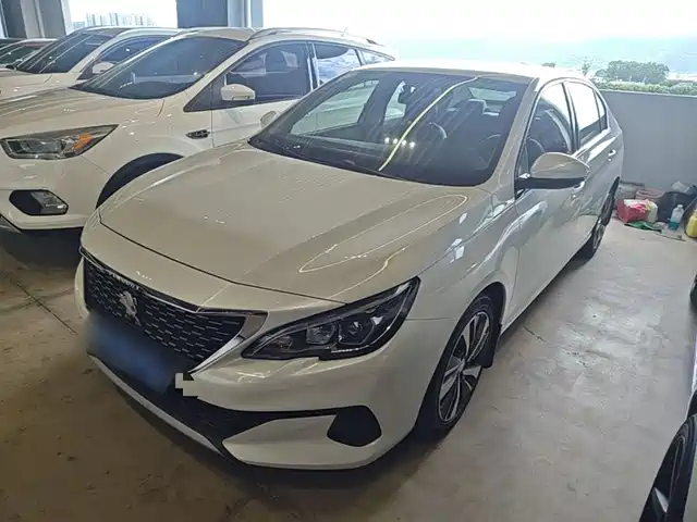 Peugeot 408