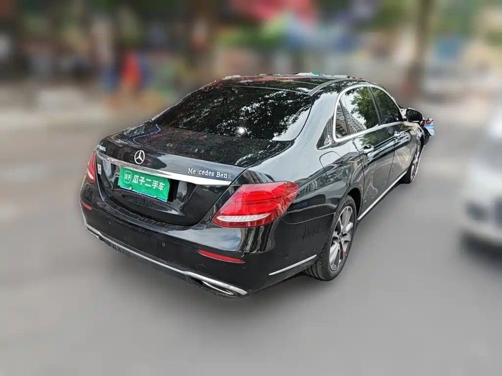 Mercedes-Benz E-Class — миниатюра 5