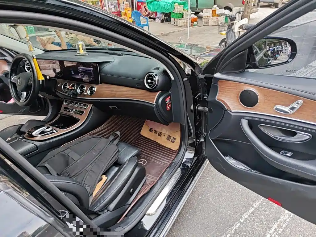 Mercedes-Benz E-Class — миниатюра 22