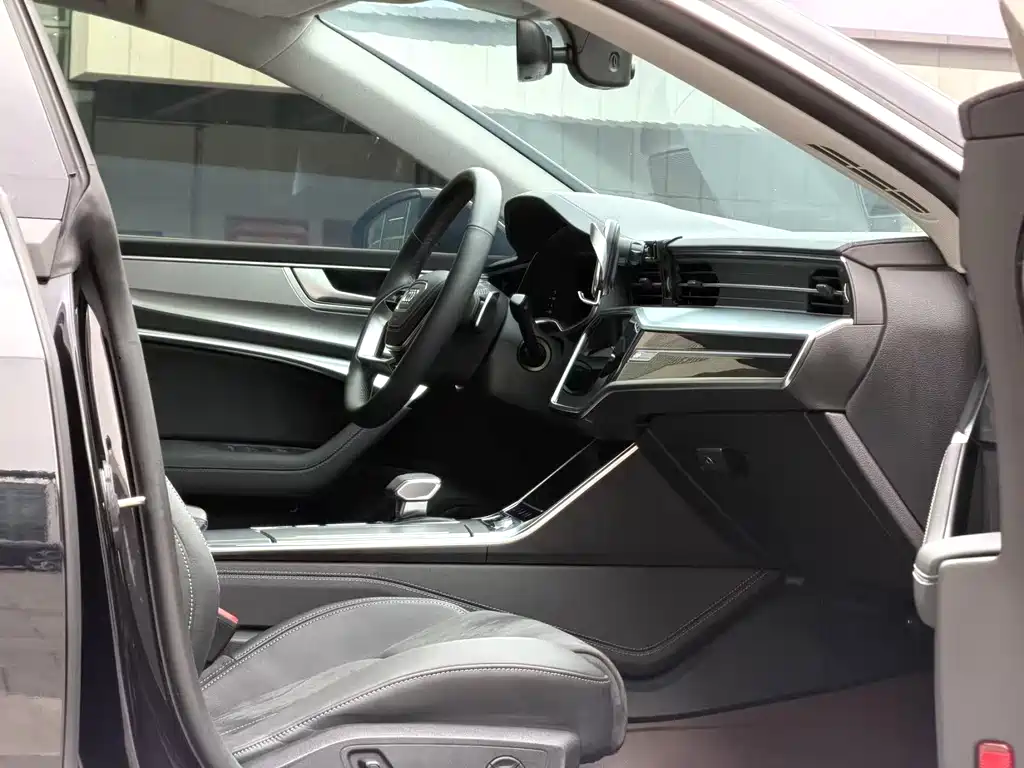 Audi A7L 2024 45TFSI S-line