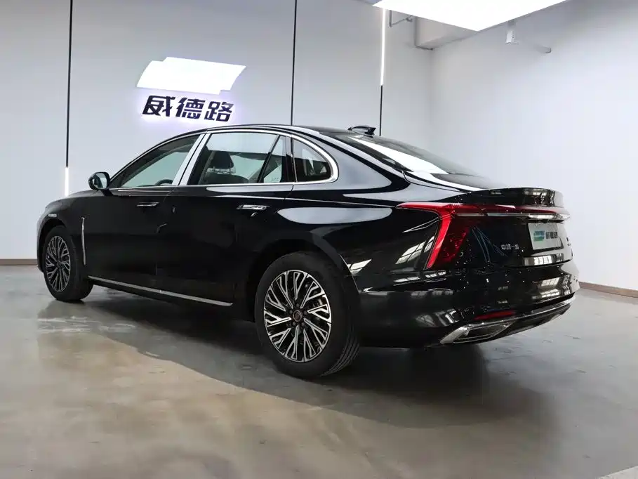 Hongqi H5 2025 2.0T AT