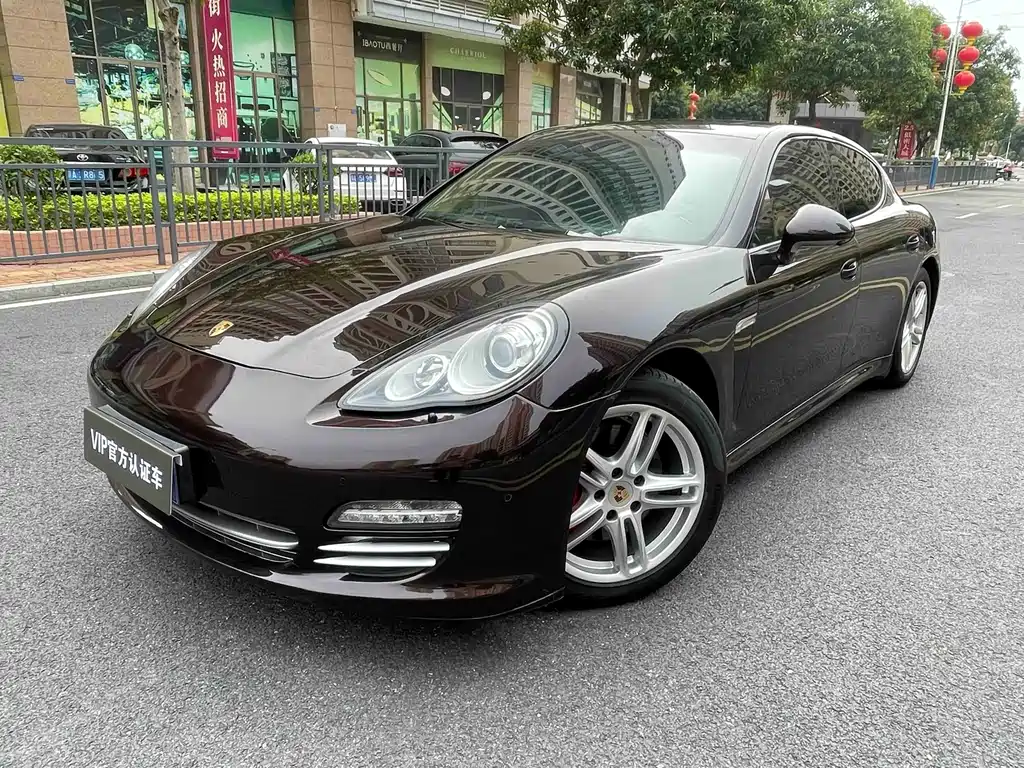 Porsche Panamera 2013 Panamera 4 Platinum Edition 3.6L