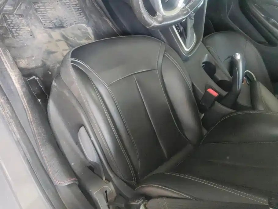 Buick Excelle — миниатюра 9