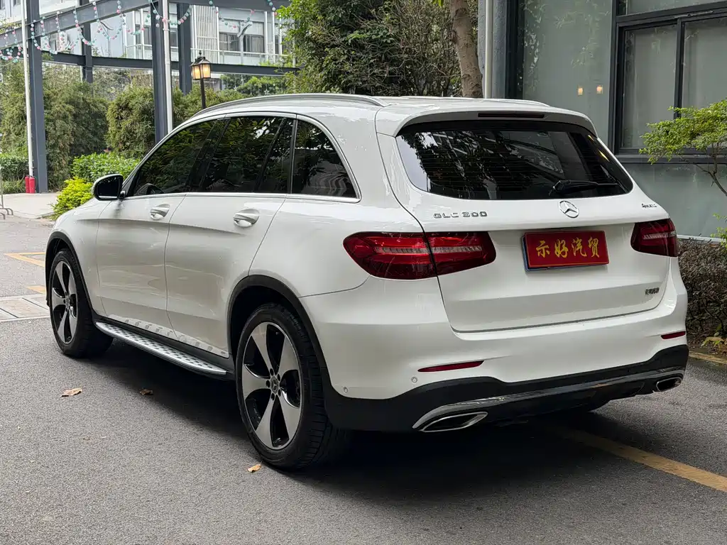 MERCEDES-BENZ GLC