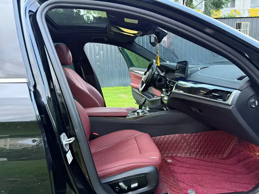 BMW 5 Series — миниатюра 9