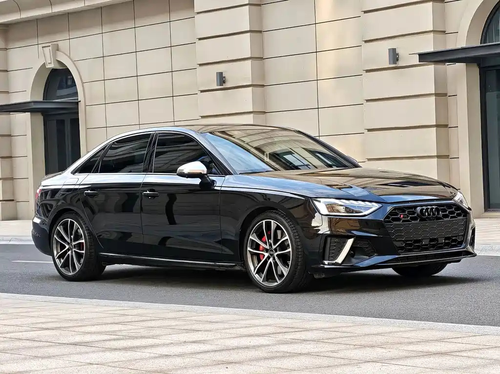 AUDI S4