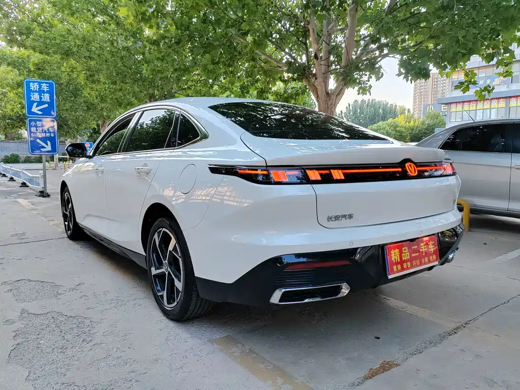 Changan Eado — миниатюра 6