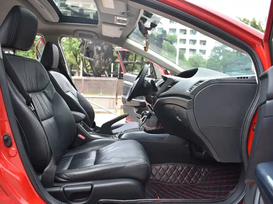 Honda Civic 2012 1.8L AT Luxury