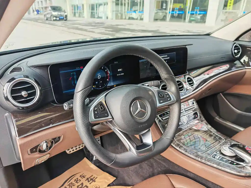 MERCEDES-BENZ E CLASS