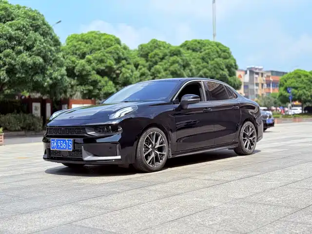 2022 Lynk & Co 03
