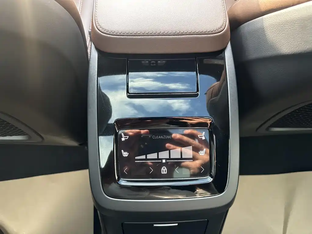 VOLVO S90 PLUG IN HYBRID