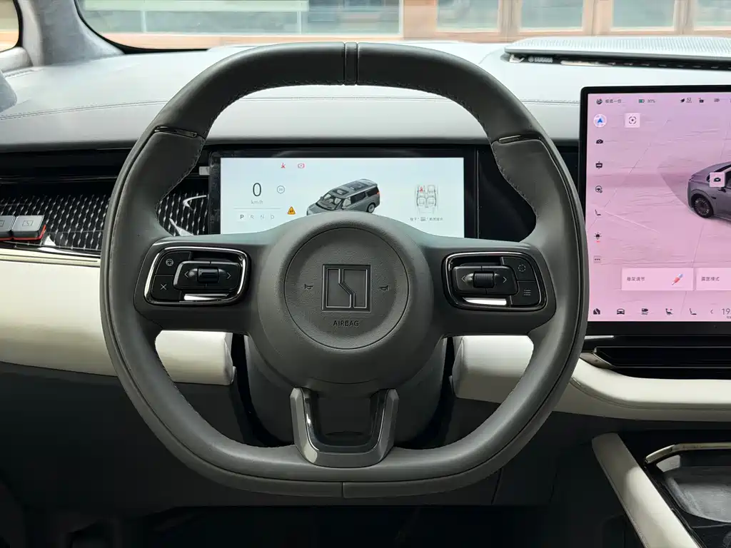 Zeekr 009 2024 мест 108kWh