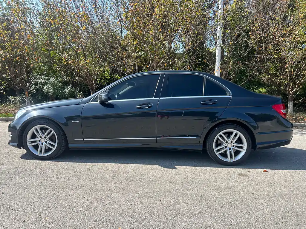 Mercedes-Benz C-Class — миниатюра 3