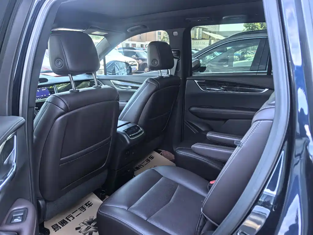 Cadillac XT6 2022 2.0T мест Luxury Standard