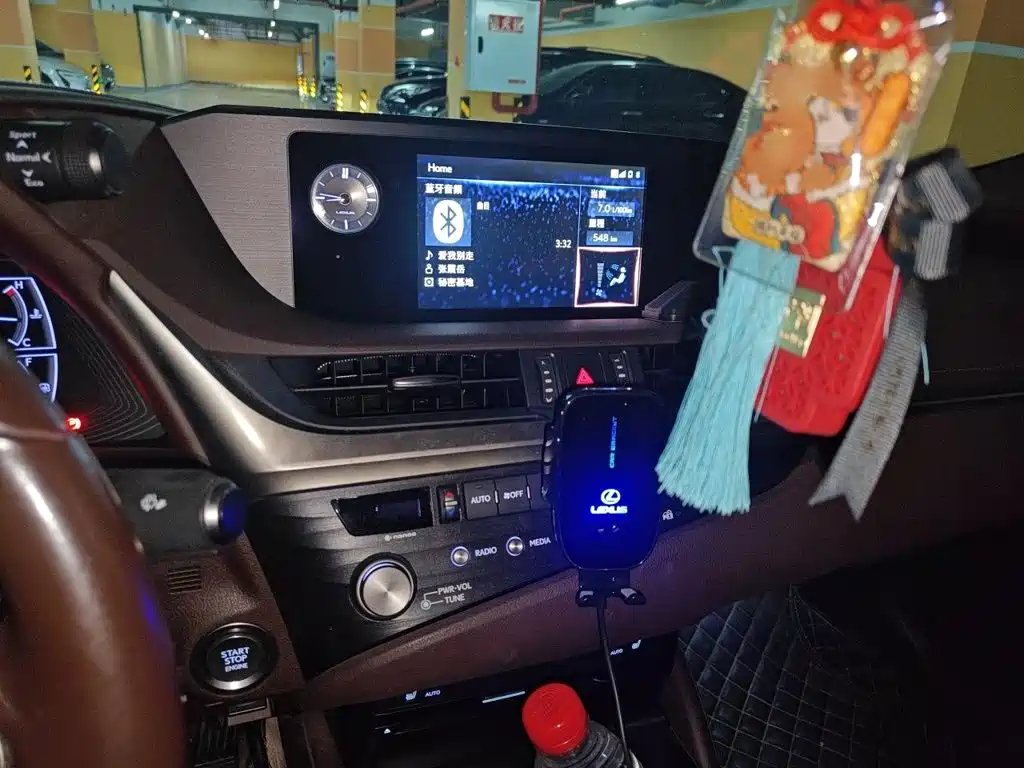 Lexus ES — миниатюра 6