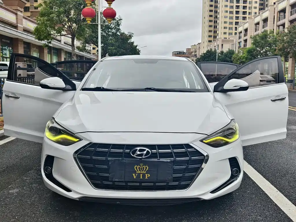 Hyundai Elantra — миниатюра 17
