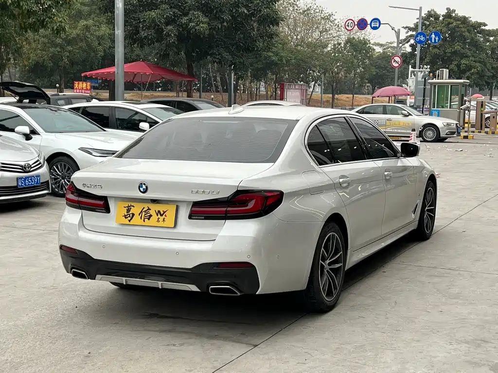 BMW 5 SERIES