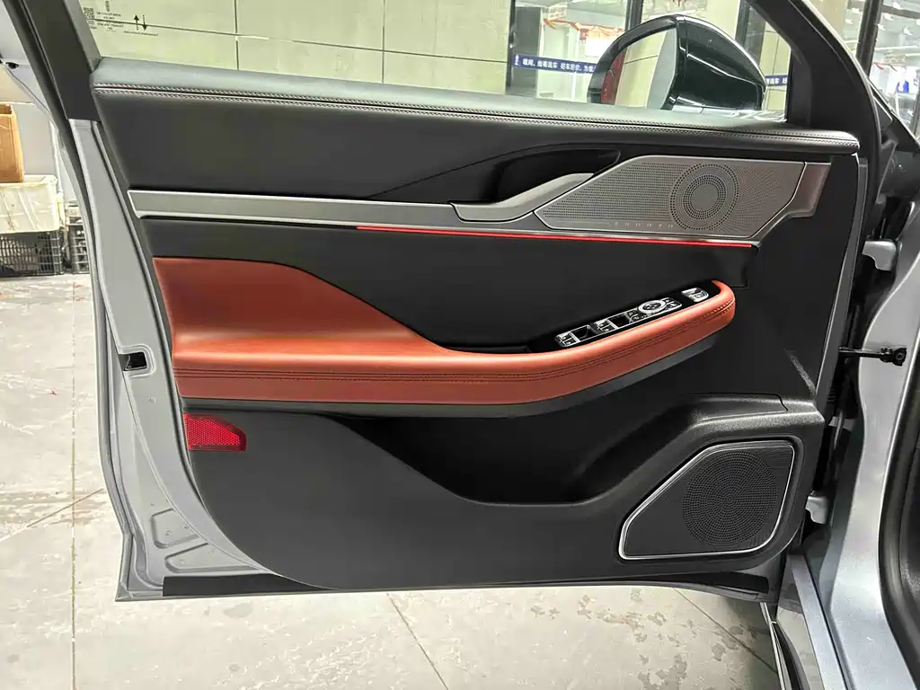 Lincoln Z 2025 2.0T