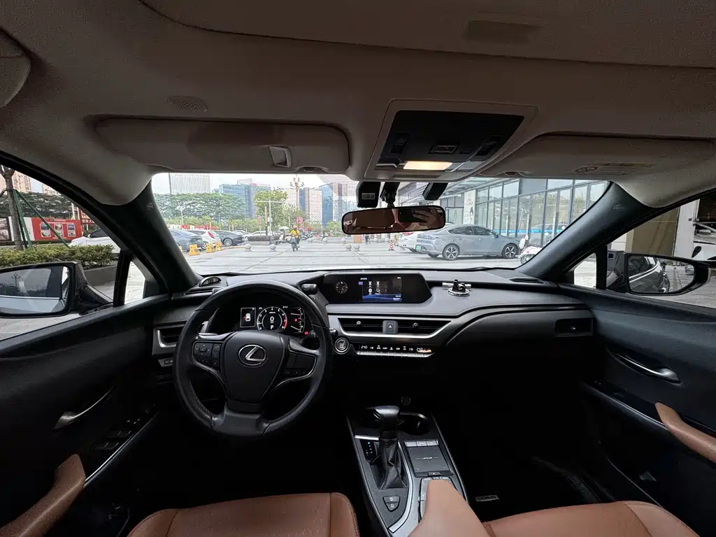 Lexus UX — миниатюра 9