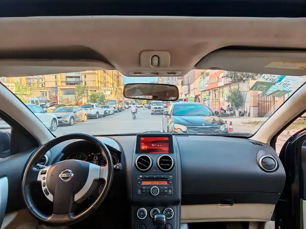 Nissan Qashqai — миниатюра 12