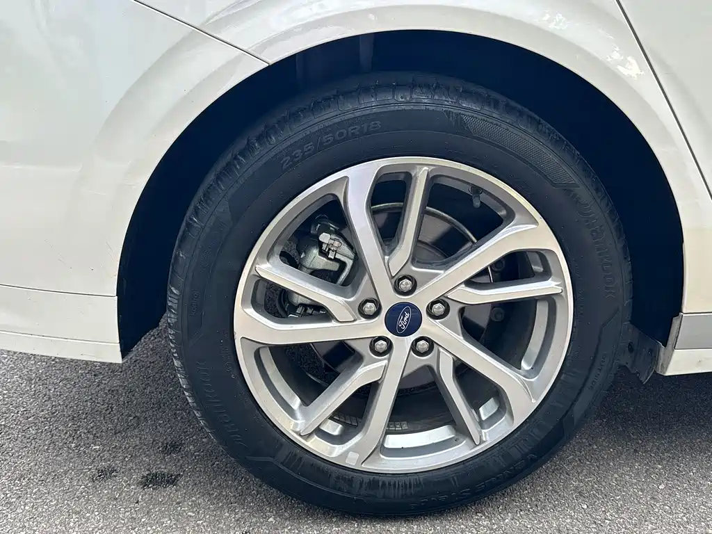 Ford Mondeo — миниатюра 7