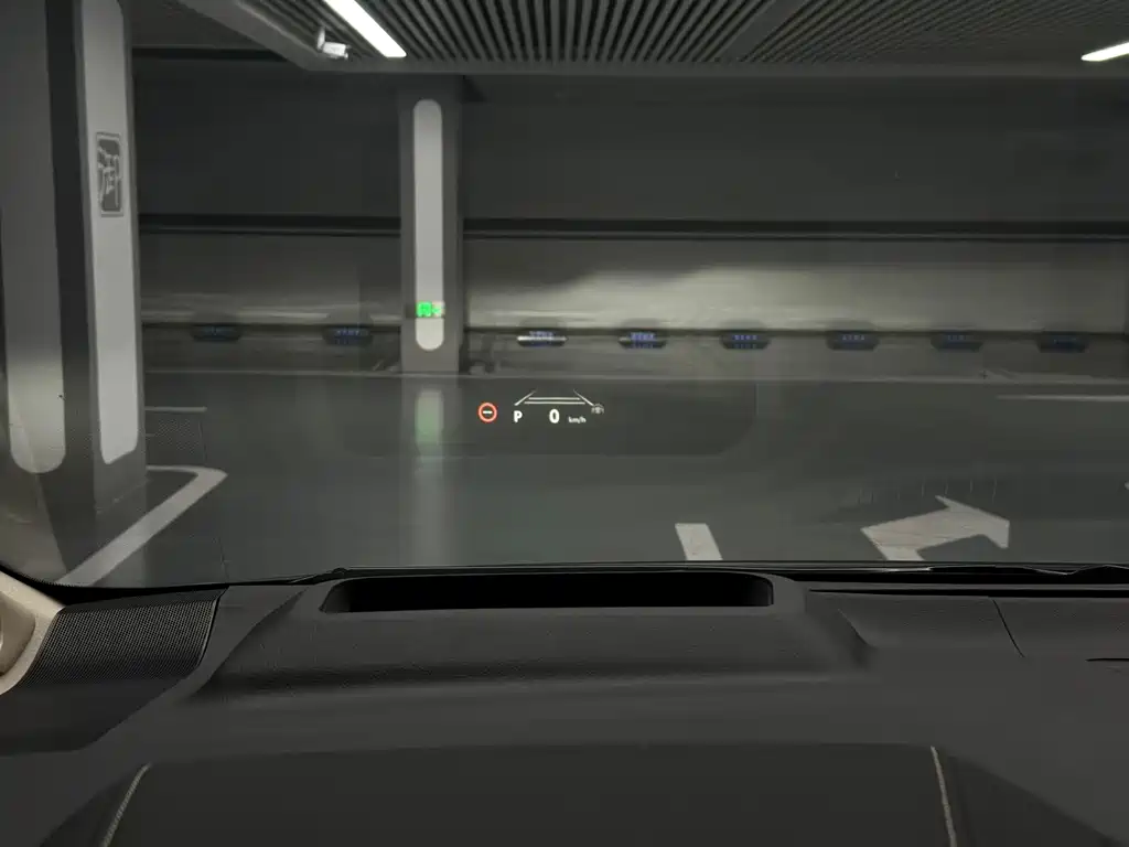 Toyota Alphard — миниатюра 13