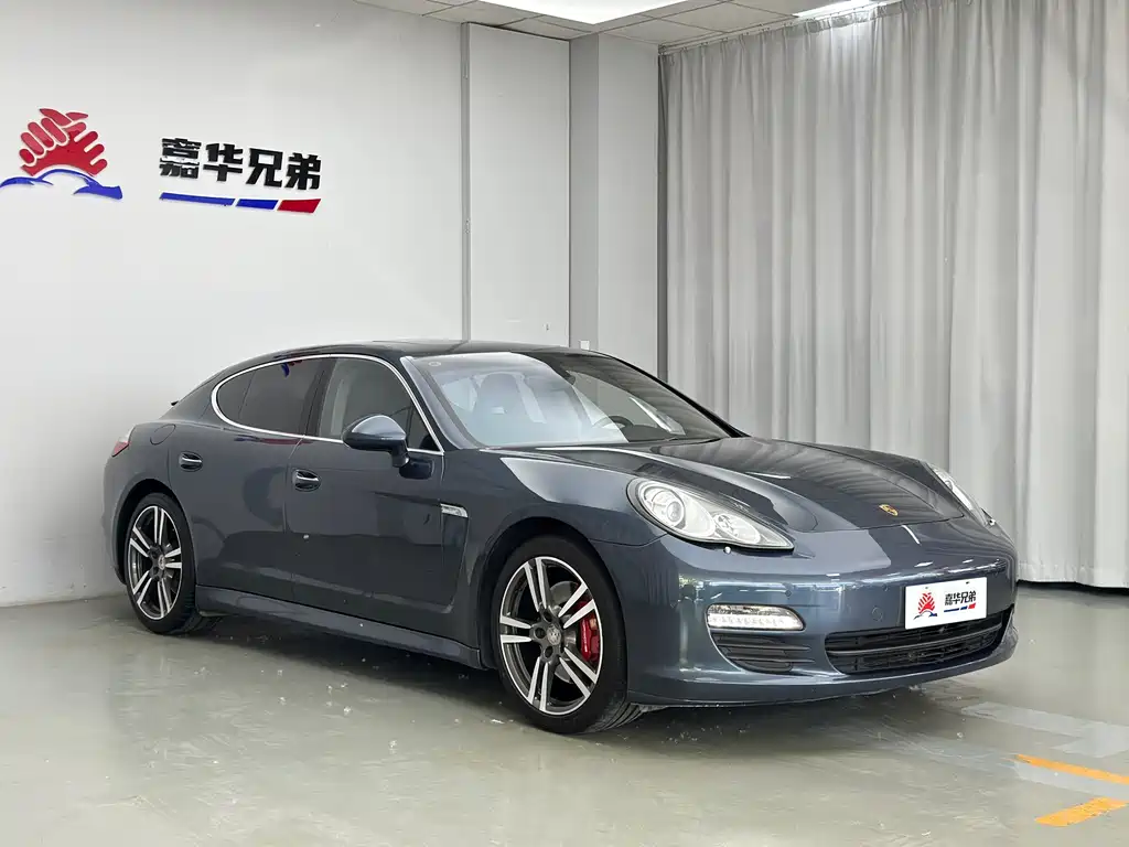 Porsche Panamera 2010 Panamera S 4.8L