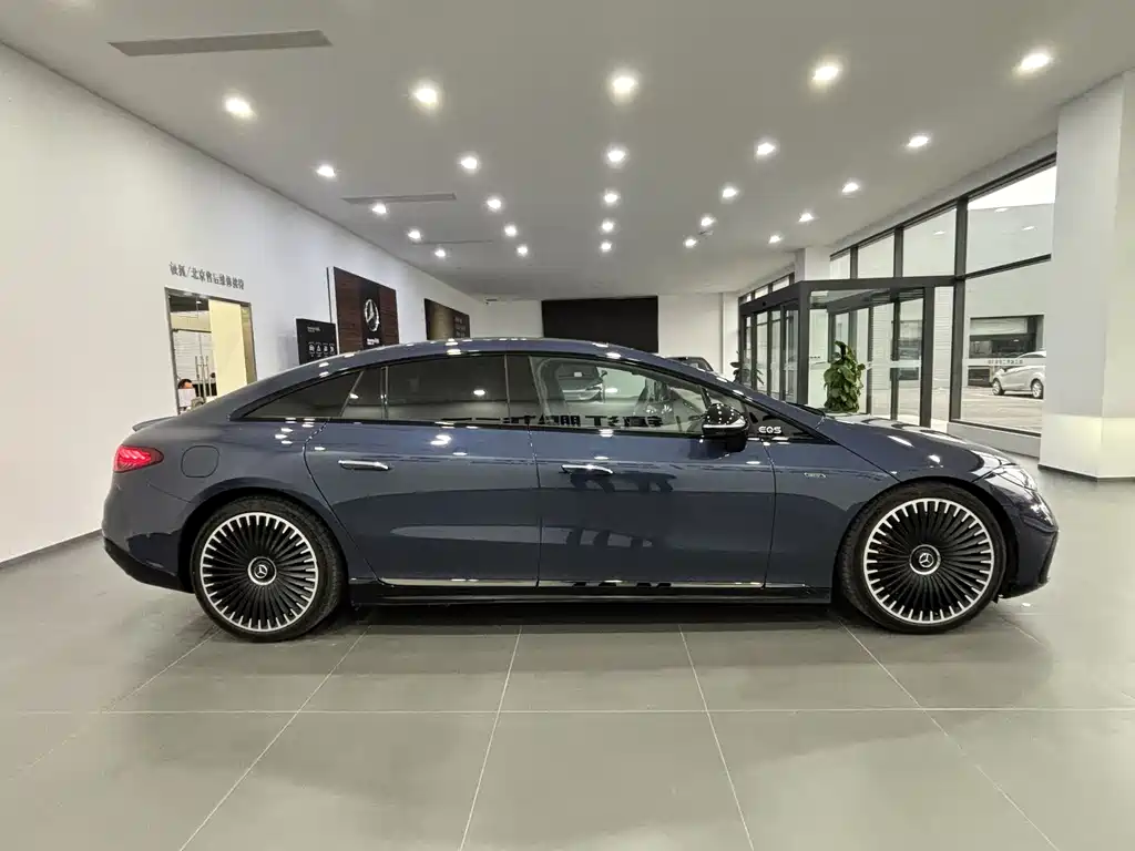 MERCEDES-BENZ EQS AMG