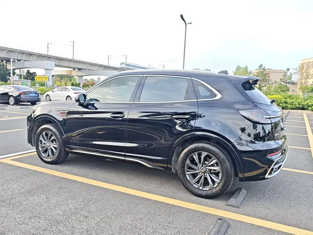 Hongqi Hongqi HS5 — миниатюра 7