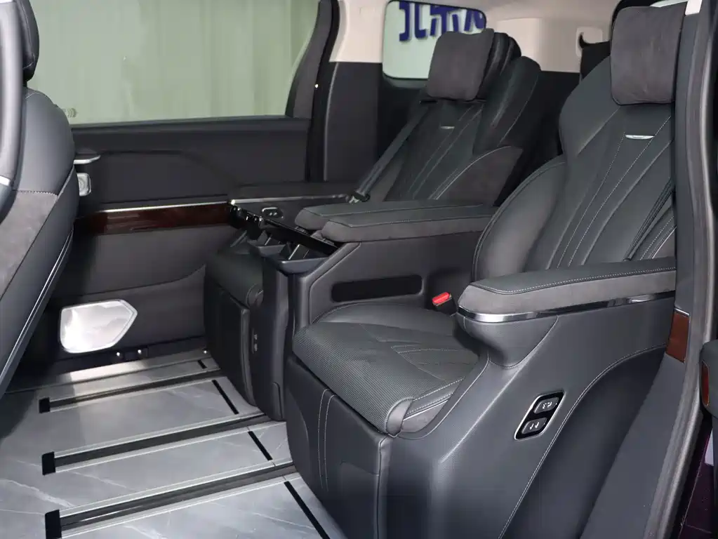 Hongqi Hongqi HQ9 PHEV — миниатюра 16