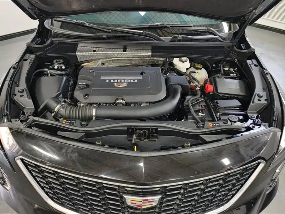 CADILLAC XT4